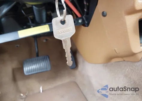 1990 Volvo 240 Dl z USA, uszkodzony, nr VIN YV1AA884XL1399743